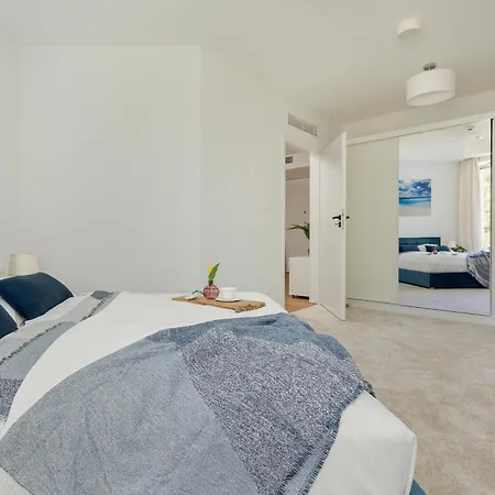 Apartment Prestige 113 - Tuz Przy Plazy, Z Widokiem Na Morze, Parkingiem I Wifi W Cenie Pobytu - Easy-rent *